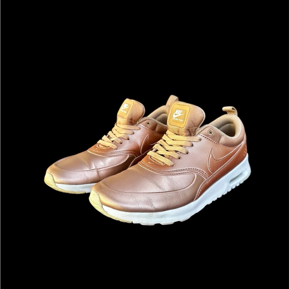 Women’s Nike Air Max Thea SE 'Metallic Red Bronze' women’s size 9